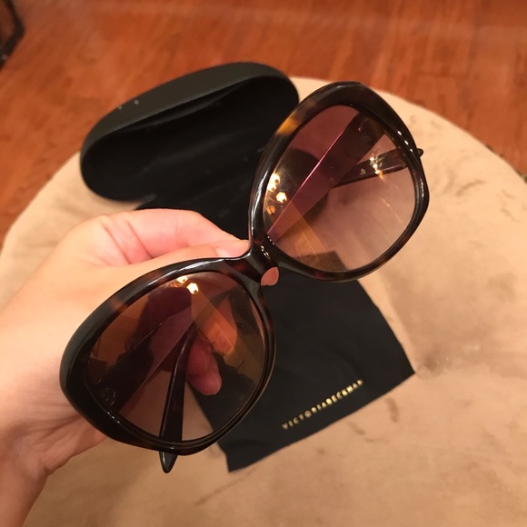 Victoria Beckham Sunglasses - Picture 1 of 10